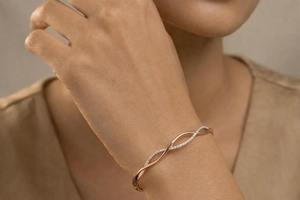 Bracelet unisexe classique en or rose plaqué or 18 carats avec étoile en diamant, style hip-hop, maillons de chaîne, serti de diamants taille émeraude - Product Image 5