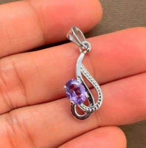 Pendentif tendance en argent sterling plaqué rhodium avec améthyste brésilienne taille ovale – Bijou minimaliste fait main pour le Mois de Février - Product Image 2