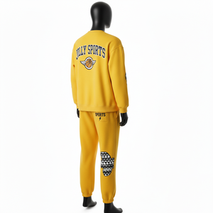 Conjunto Deportivo de Lujo para Hombre, 340GSM, Algodón Amarillo, Sudadera y Pantalones, Logotipo con Apliques de Chenilla, Paneles con Patrón Tejido - Product Image 2