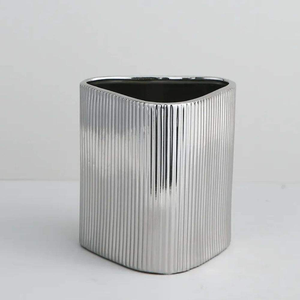 Jarrón de Diseño Nuevo, Jarrón de Flores de Aluminio y Metal con Acabado Dorado para Decoración de Hogar, Hotel y Bodas, Jarrón de Piso de Latón - Product Image 2