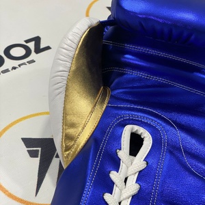 Guantes de Boxeo Profesionales Azules/Blancos/Dorados con Cordones Ajustables para Sparring y Combate, Guantes de MMA con Logotipo Personalizado OEM ODM - Product Image 4