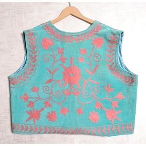 Chaleco de Terciopelo Suzani para Mujer, Hecho a Mano, Bordado, Estilo Boho, Chaleco Étnico con Diseño Floral, Chaqueta de Estilo Vintage - Product Image 3