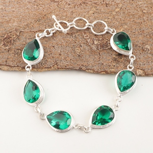 Pulseras de moda estilo cadena hechas a mano en latón chapado en plata de ley 925 con esmeraldas verdes en forma de pera con corte facetado para mujeres. - Product Image 2