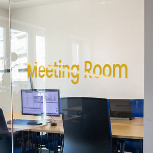 Pegatinas de Vinilo Dorado Personalizadas, Resistentes a los Rayos UV, al Agua y a Desgarros, para Ventanas Navideñas, Letreros de Tiendas, Publicidad en Vehículos - Product Image 5