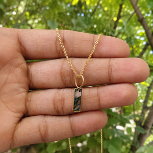 Collar minimalista de latón chapado en oro de 18k con piedra de ágata musgosa, engaste en bisel, joyería hecha a mano, regalo de cumpleaños, colgante único. - Product Image 2