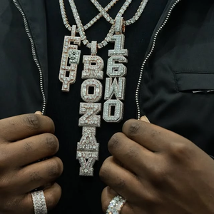 จี้ห้อยคอ CONCEPTION GRA ฮิปฮอป ประดับเพชรแบบ Iced Bling สีทอง พร้อมเครื่องทดสอบเพชร VVS มอยส์ซาไนต์ รูปตัวอักษรแบบ Cluster สำหรับทุกเพศ เหมาะสำหรับงานปาร์ตี้ - Product Image 1