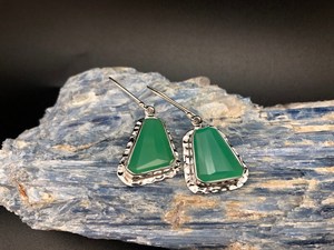 Pendientes de Calcedonia Verde, Plata de Ley 925 Martillada, Chapados en Oro, Hechos a Mano, Joyería de Piedras Preciosas Naturales, Regalo para Mujer - Product Image 5