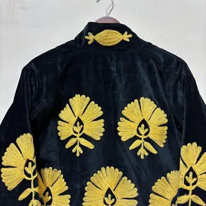 Veste en velours noir de luxe brodée Suzani pour femmes, style bohème, fleurs, faite à la main, ouverte sur le devant, ethnique, automne, manches longues - Product Image 4