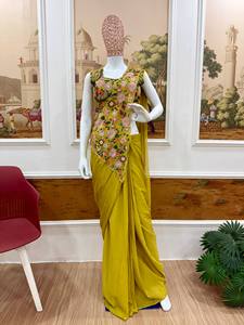 Encantador Sari de Seda Chinon con Bordado de Hilo y Acentos de Cuentas, Choli Cosido Pre-Drapeado, Conjunto de Fiesta de Boda India para Mujer - Product Image 2