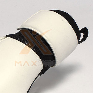 Gants de gardien de but professionnels en cuir de haute qualité, imperméables, antidérapants, pour l'extérieur, service OEM personnalisé, unisexe - Product Image 4