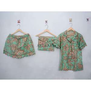 Ensemble de pyjama en coton élégant pour femmes, imprimé floral magnifique, manches courtes, respirant, léger, vêtements de nuit parfaits - Product Image 1