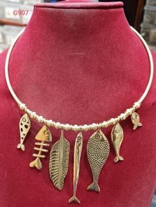 Nouveauté Collier ras-de-cou vintage en laiton massif avec pendentifs poisson, fait main, cadeau pour femme, bijoux tendance, vente en gros - Product Image 1