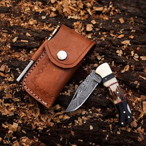 Cuchillo de bolsillo plegable de acero de Damasco de grado industrial con hoja recta y punta caída, mango de asta natural, imprescindible para actividades al aire libre. - Product Image 2