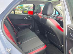 ข้อเสนอสุดคุ้ม ปี 2025 O R A 03 63KWH GT ออโต้ 5 ประตู - Product Image 5