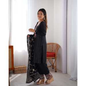 Beautiful Party Wear <b>Suit</b> Set with Thread and Sequence Work Size XL - Product Image 2