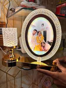 กรอบรูปคริสตัล LED สุดหรู พร้อมโหมดแสง 3 แบบ ให้ความสวยงามทั้งแบบสี่เหลี่ยมและวงรี เหมาะสำหรับเป็นของขวัญวันครบรอบแต่งงาน - Product Image 4