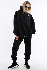 ชุดเซ็ตเสื้อครอปฮู้ดดี้และกางเกงขาสั้นออกกำลังกายสำหรับผู้หญิง แฟชั่นฤดูใบไม้ร่วงปี 2026 รับผลิตแบบ OEM พร้อมปักโลโก้ตามสั่ง - Product Image 6