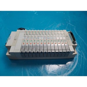 Válvula Solenoide SMC, Conjunto de Colector SZ3A60K-5LOZ-C4, Válvula Solenoide de 5 Puertos, Usada como Parte del Equipo Legacy Semiconductor - Product Image 1