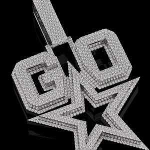 จี้ตัวอักษรเงินแท้ 925 ประดับเพชรโมอิสซาไนต์ทรงกลม VVS แบบ Iced Out สไตล์ฮิปฮอป ปรับแต่งได้ ผ่านการทดสอบเพชร 100% - Product Image 2