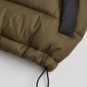 Chaleco acolchado de invierno para hombre con logo personalizado, sin mangas, con cremallera, transpirable, impermeable y antiarrugas - Product Image 4