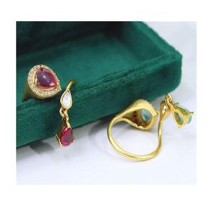 Bague élégante de qualité supérieure en laiton plaqué or avec pierre imitation AD, réglable, pour collection de mariage, pour femmes - Product Image 2