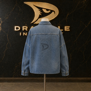 Chaqueta de Mezclilla Ligera Color Índigo Deslavado, Estilo Urbano Hip Hop, con Hebillas Metálicas de Nudo - Product Image 2