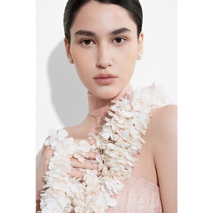 Bufanda acolchada de cuello de cupro de gran venta, choker de cupro 73% y poliéster 27%, accesorio de moda para el cuello, corbata estética en tendencia en Vietnam - Product Image 1