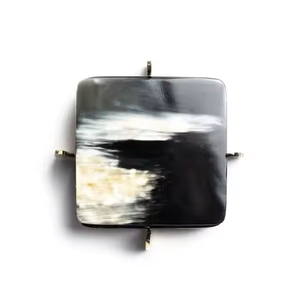 Sous-verres classiques de luxe en corne de buffle polie, écologiques, faits à la main, avec support, forme rectangulaire, logo personnalisé - Product Image 3