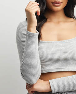 Camisetas transpirables con logotipo personalizado para mujer, Camiseta corta estampada de algodón liso, camisetas recortadas con serigrafía - Product Image 2