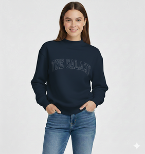 Chic et décontracté : Pull oversize à col montant pour femme, idéal hiver-automne, avec structure allongée, en tissu mélangé de haute qualité, respirant et à séchage rapide. - Product Image 1