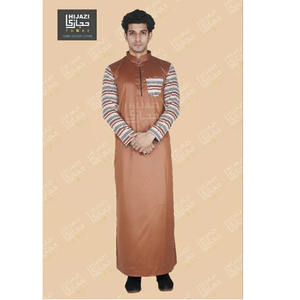 Thobe musulmán de poliéster tradicional de diseñador con cómodas mangas de calcetería transpirables para bodas y otros eventos - Product Image 1