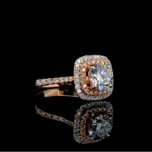 Anillo de Compromiso con Halo de Diamantes Cultivados en Laboratorio de 1 Quilate |   Oro Sólido de 14K |   Certificado por IGI - Product Image 3