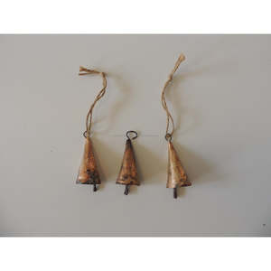 Adorno de árbol en latón antiguo con diseño de campana hecho a mano perfecto para decoración del hogar y suministros de arte colgante para árboles de Navidad - Product Image 4