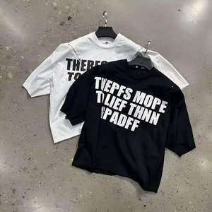 เสื้อยืดสตรีทแวร์ผ้าฝ้ายสีขาวดำทรงครอป แขนสั้น ทรงบ็อกซี่ มีกระเป๋าซิปกลับด้านสำหรับผู้ชาย - Product Image 2
