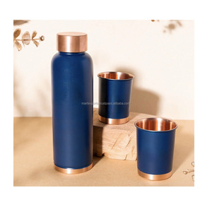 Conception moderne de bouteille en cuivre contemporaine pour une vie saine pour l'eau bouillante - Product Image 1