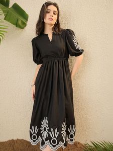 ชุดเดรสสไตล์ตะวันตก ARYA 2026 รุ่นใหม่ประจำฤดูร้อน น่ารัก แฟชั่นลำลอง พิมพ์ลาย ยาวคลุมเข่า ทรงหลวม สำหรับผู้หญิงไซส์พลัส คอวี ผ้าเรยอน - Product Image 4