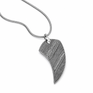 Collar Colgante Hecho a Mano en Acero Inoxidable Moderno, Diseño Exquisito, Set de Regalo para Boda - Product Image 2