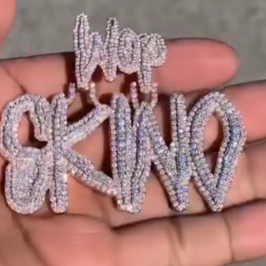 Colgante Personalizado de Hip Hop con Nombre, Letra o Inicial, con Incrustaciones de Moissanita VVS, Plata de Ley 925, Chapado en Oro de 14K - Product Image 1