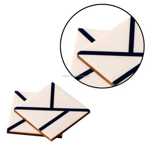 Ensemble de sous-verres carrés en résine avec incrustation d'os faits à la main Emballage personnalisé Effet décoratif Artisanat Cadeau Tasse Thème Modèle - Product Image 3