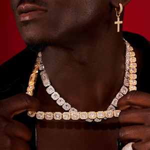 Collar de lujo para hombre con cadena cubana y halo cuadrado de moissanita en tono oro blanco, estilo hip hop, ideal para fiestas y regalos. - Product Image 1