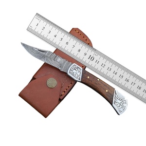Navaja de bolsillo plegable de Damasco de grado industrial personalizada hecha a mano, hoja de acero inoxidable de 3 pulgadas, Funda de cuero con mango de madera exótica, grabada - Product Image 1