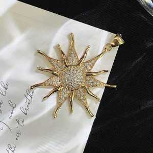 จี้เพชรทรงกลมมอสซาไนต์คุณภาพสูง ดีไซน์รูปพระอาทิตย์ สำหรับผู้หญิง ชุบทองคำขาว 925 เงินแท้ เครื่องประดับจี้และชาร์ม - Product Image 4