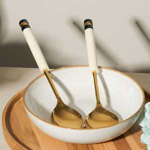 Cuillère à salade en bois artisanale moderne pour une présentation élégante de la nourriture dans la cuisine et au quotidien - Product Image 2