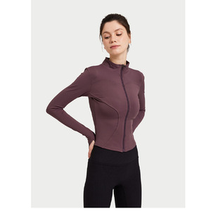 Ensemble de sport pour femme personnalisé couleur unie, en Spandex/Polyester haute performance, extensible dans les quatre sens, comprenant un soutien-gorge de sport et un legging, pour l'entraînement et les activités sportives - Product Image 4