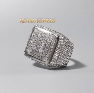 Anillo de Plata con Moissanita Cuadrada y Diamantes, Diseño Halo y Corte Cojín, Joyería Nupcial, Anillo de Declaración para Mujer, Regalo para Fiesta - Product Image 1