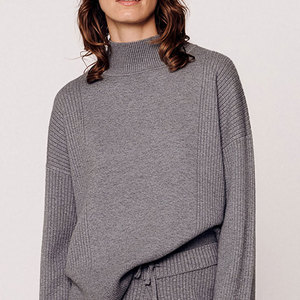 Ensemble de salon moderne et élégant, idéal pour un usage quotidien, avec tissu doux et coupe décontractée et confortable. - Product Image 5