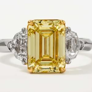 Bague de fiançailles en or blanc 14 carats avec diamant de laboratoire jaune fantaisie taille émeraude de 3,50 carats VS2, certifié IGI, 4g - Product Image 3