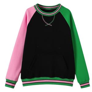 เสื้อสเวตเชิ้ตสามสี - สีดำ สีชมพู และสีเขียว คอกลมผ้าเชนิลล์ แขนจั๊มพ์ พร้อมกระเป๋าจิงโจ้ - Product Image 1