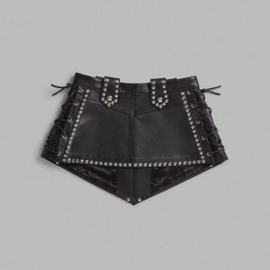 Shorts en cuir à taille haute avec détails cloutés et lacets sur le devant, style punk noir pour femmes - Product Image 6