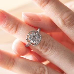 Anillo de Moissanita con Corte Cojín y Halo Oculto Clásico para Mujer, Plata 925 Original con Baño de Oro Amarillo, Regalo de Compromiso Nupcial - Product Image 4